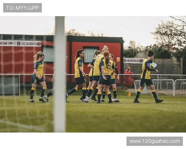 斯温登俱乐部发布最新动态球队士气高涨备战关键赛事