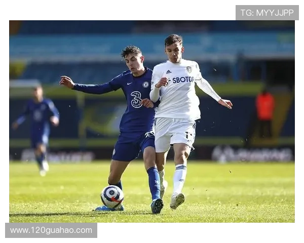 利兹联俱乐部宣布新赛季阵容调整 强化中场与锋线实力 期待重返英超行列