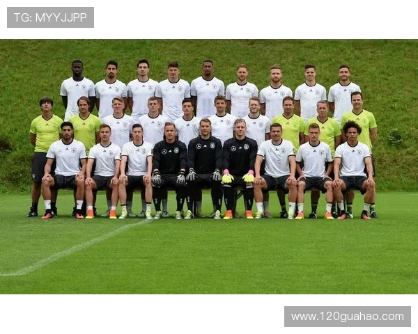 德甲联赛最新排名分析 多支劲旅争夺欧战席位竞争激烈