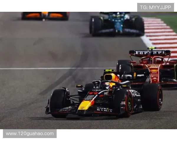 F1赛事激战正酣 各车队备战新赛季争夺总冠军荣耀