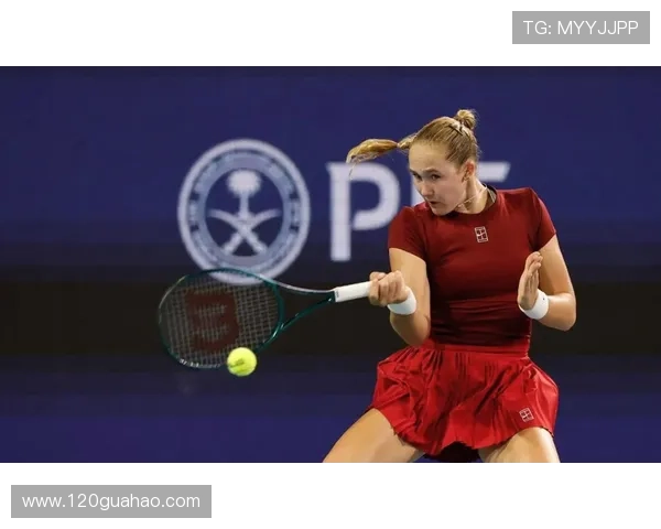 网球赛事激战正酣 世界排名变化引发新一轮关注与讨论