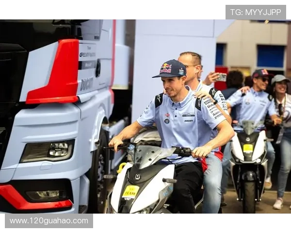 MotoGP赛季焦点对决新规则与车手转会引爆围场关注热度持续攀升
