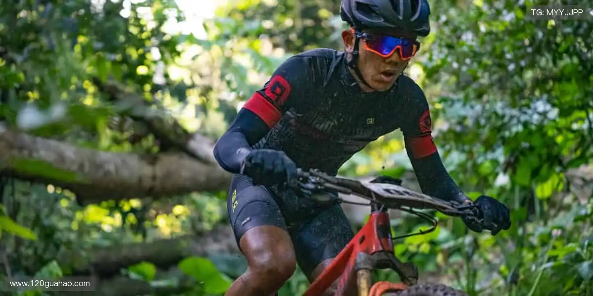 🎮 虚拟看台，弹幕狂欢，